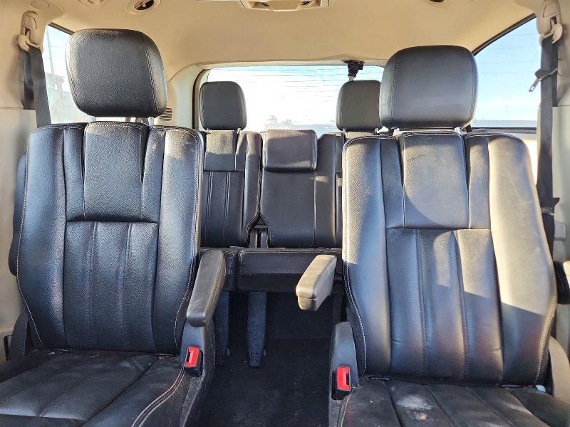 2012 Chrysler Town & Country Touring