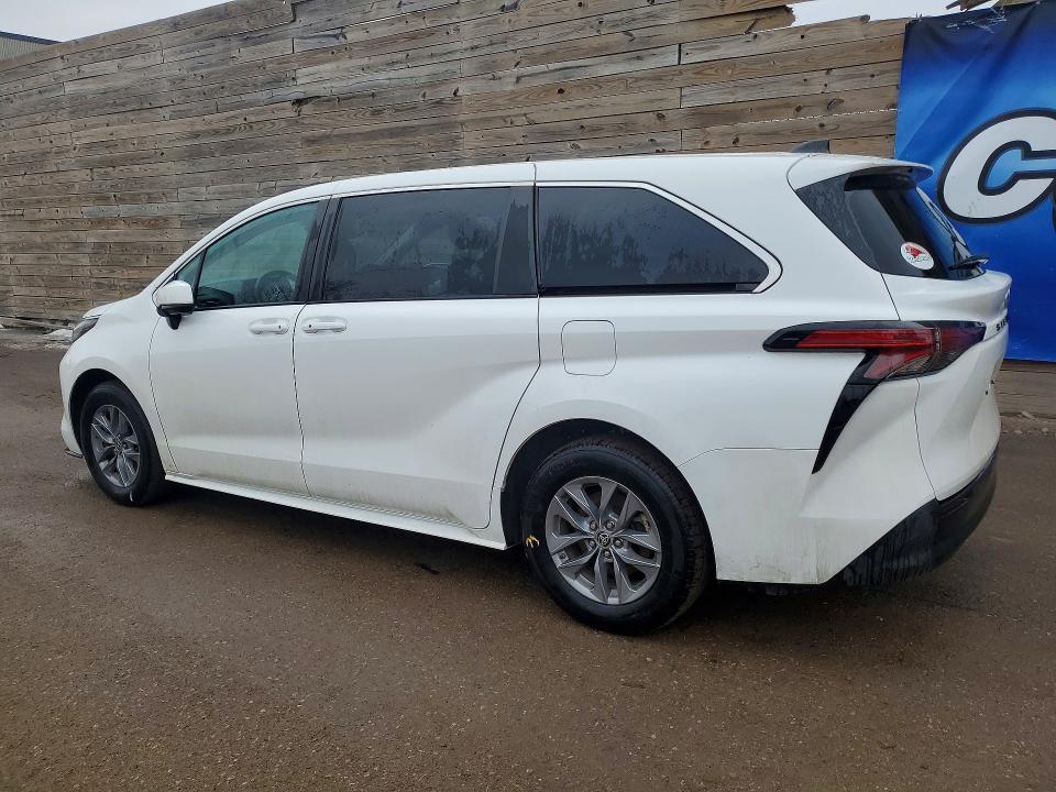2022 Toyota Sienna le