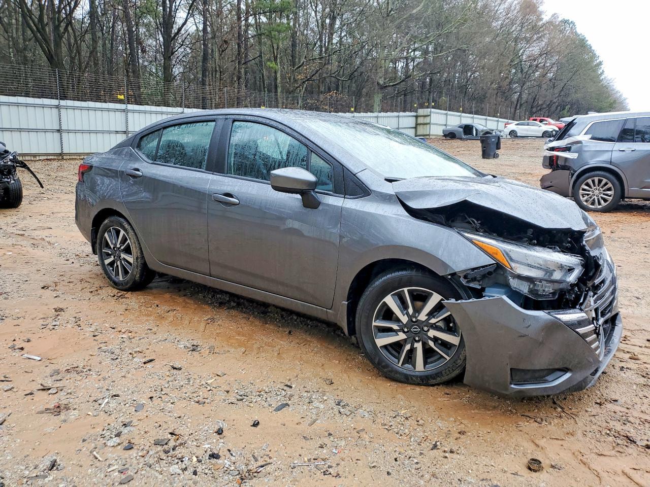 2025 Nissan Versa sv