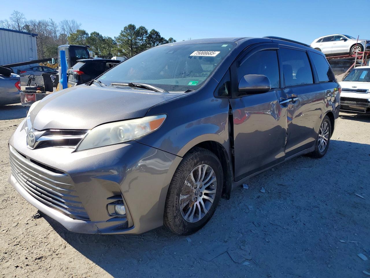 2018 Toyota Sienna xle