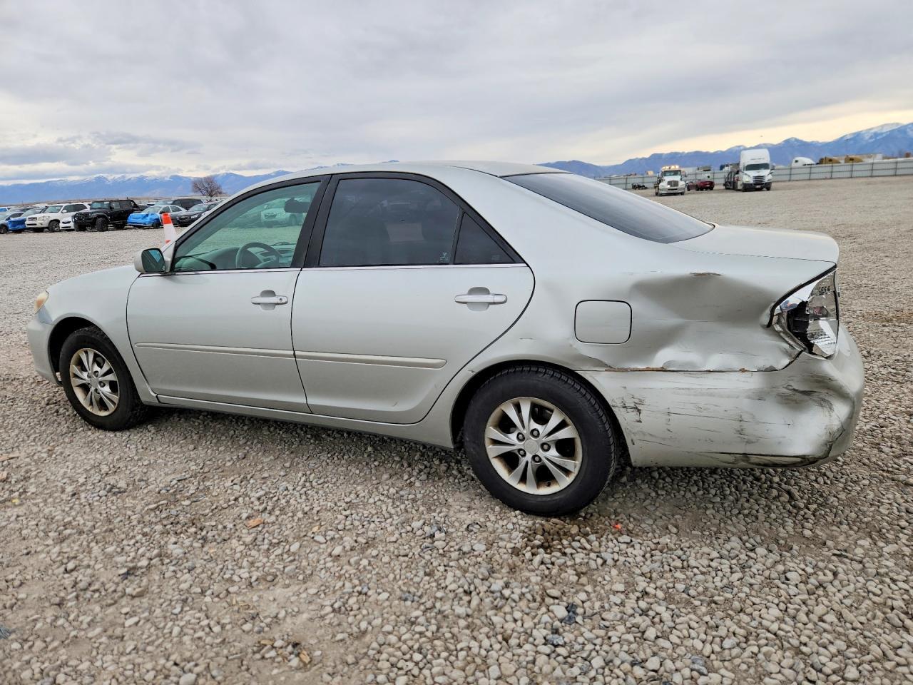 2004 Toyota Camry le V6