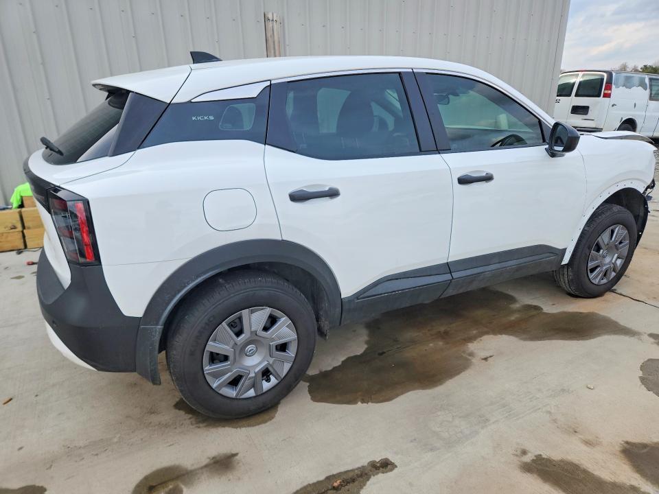 2026 Nissan Kicks s