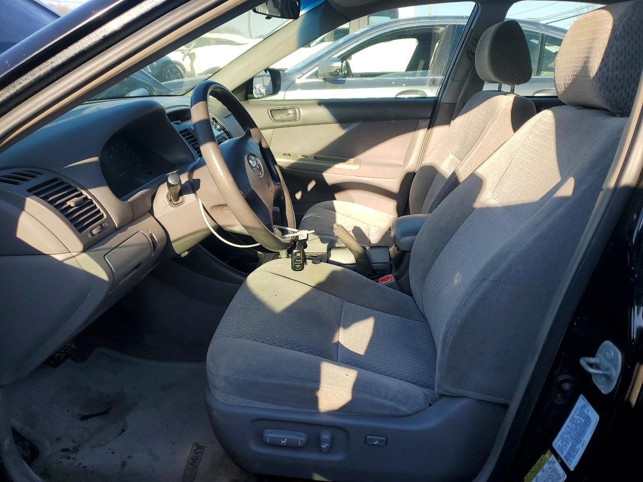 2004 Toyota Camry le