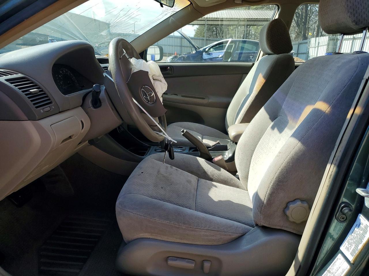 2003 Toyota Camry le