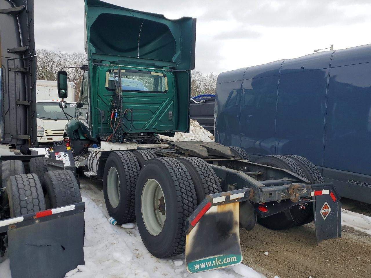 2015 International LF687 Semi Truck