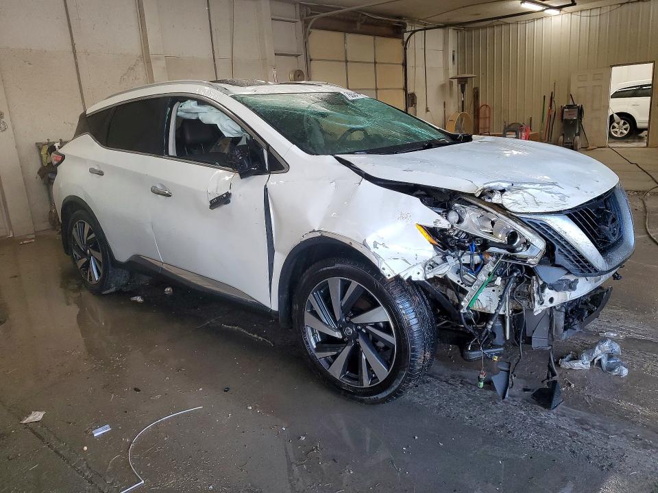 2016 Nissan Murano s