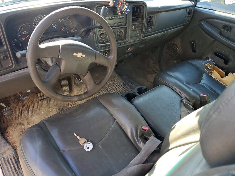 2005 Chevrolet Silverado 3500 Flatbed Truck