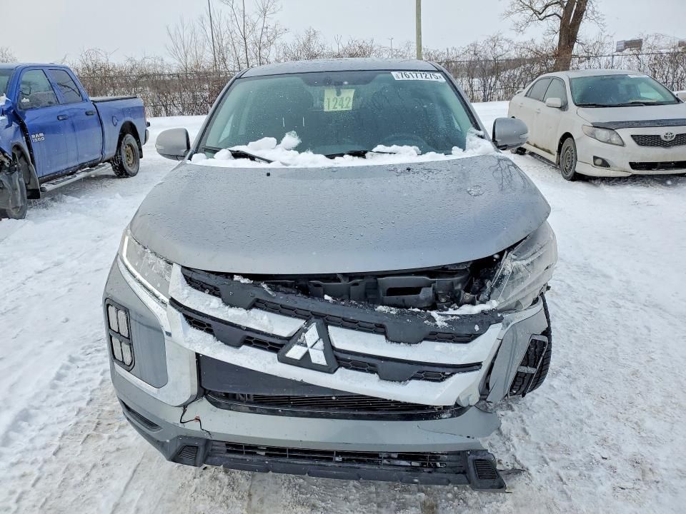 2022 Mitsubishi Rvr es