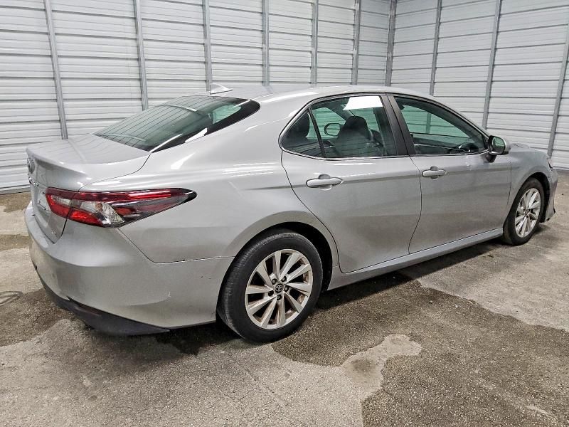 2021 Toyota Camry le