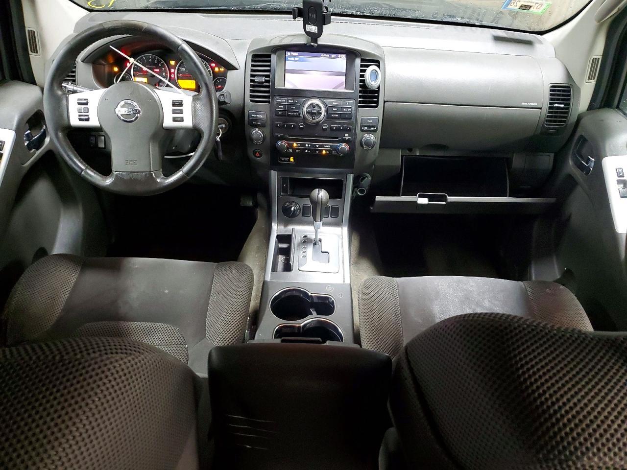 2011 Nissan Pathfinder s