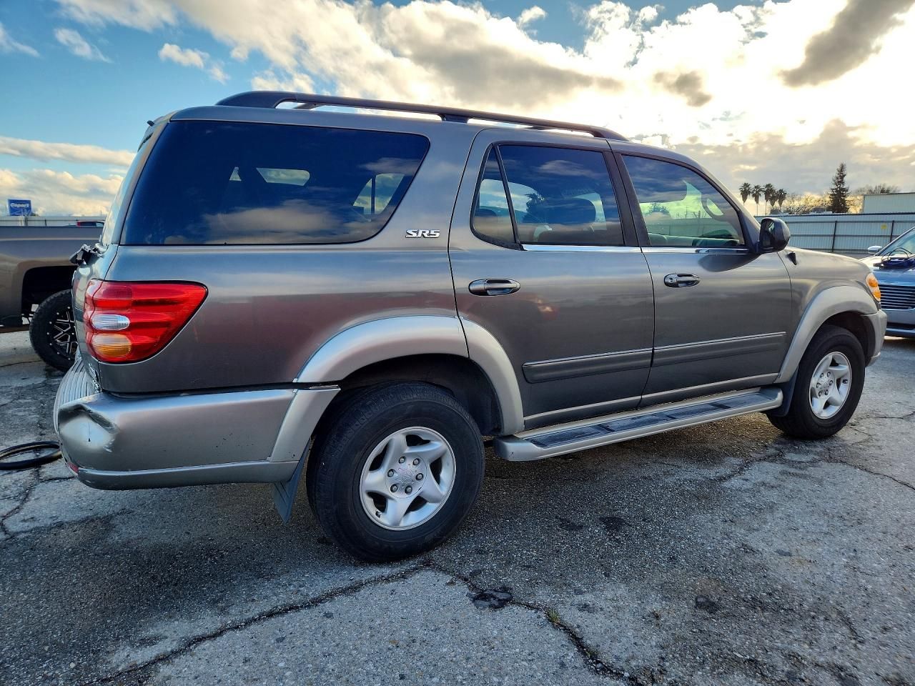 2004 Toyota Sequoia SR5