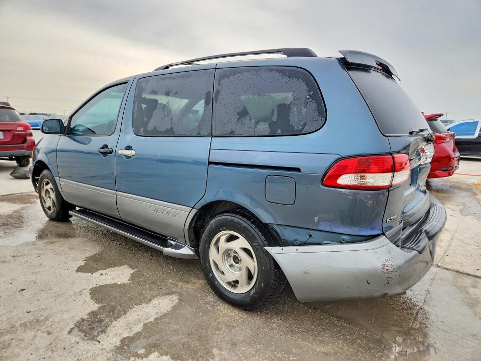 2002 Toyota Sienna xle