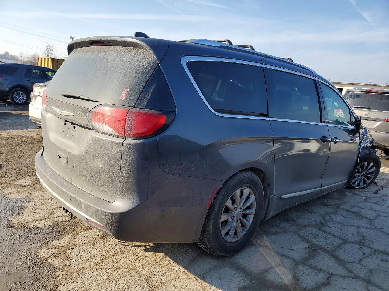 2019 Chrysler Pacifica Touring l