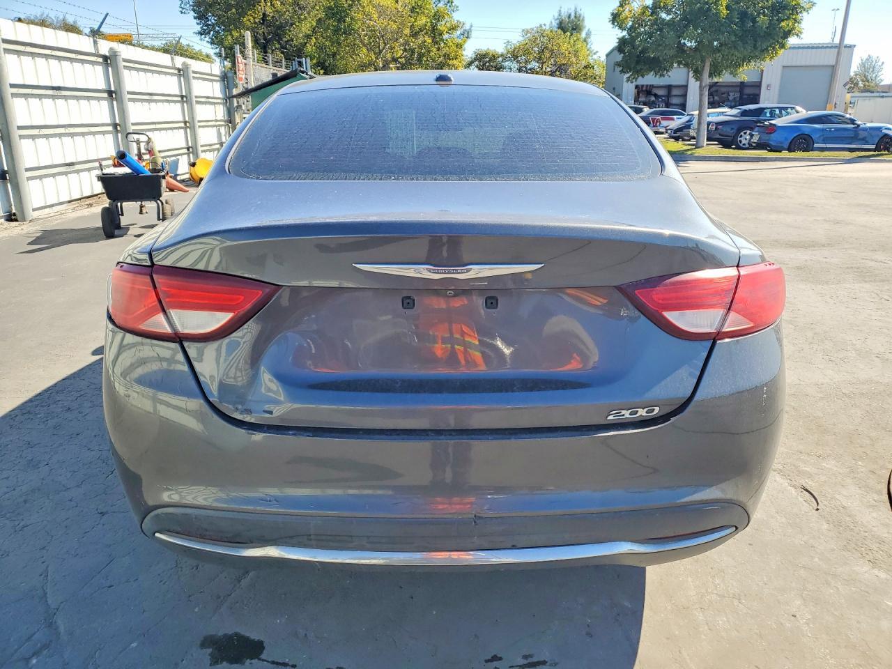 2015 Chrysler 200 Limited
