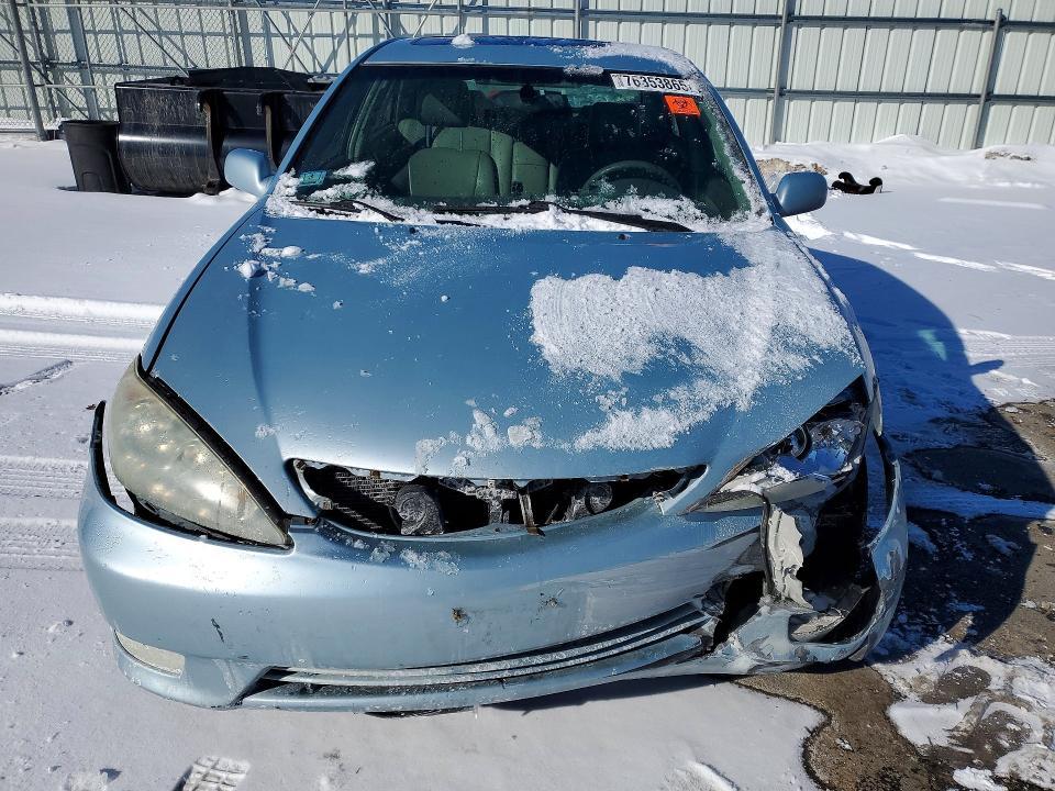 2005 Toyota Camry le