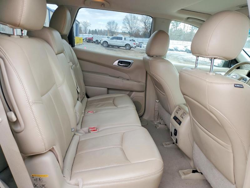 2015 Nissan Pathfinder s