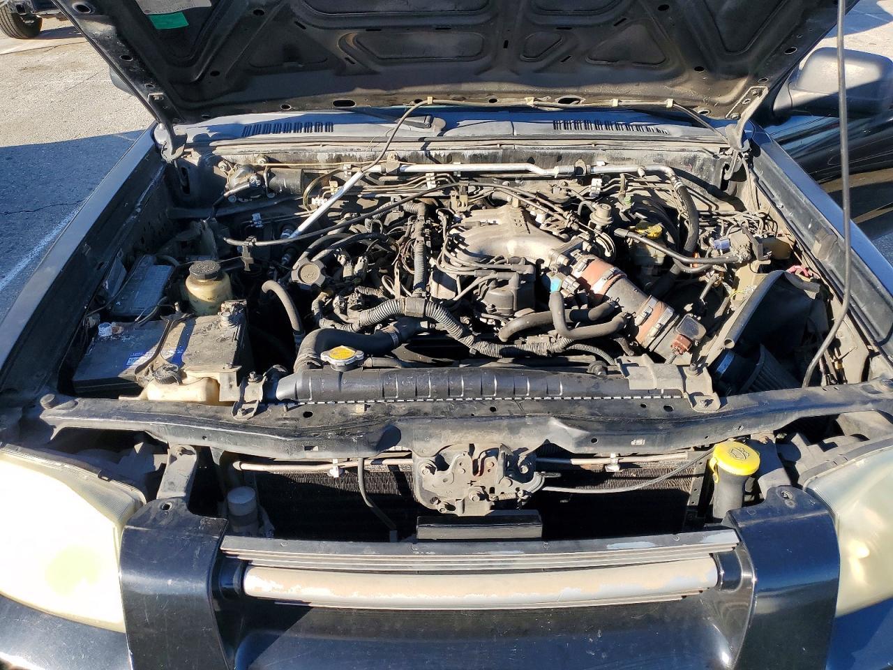 2003 Nissan Frontier Crew Cab XE