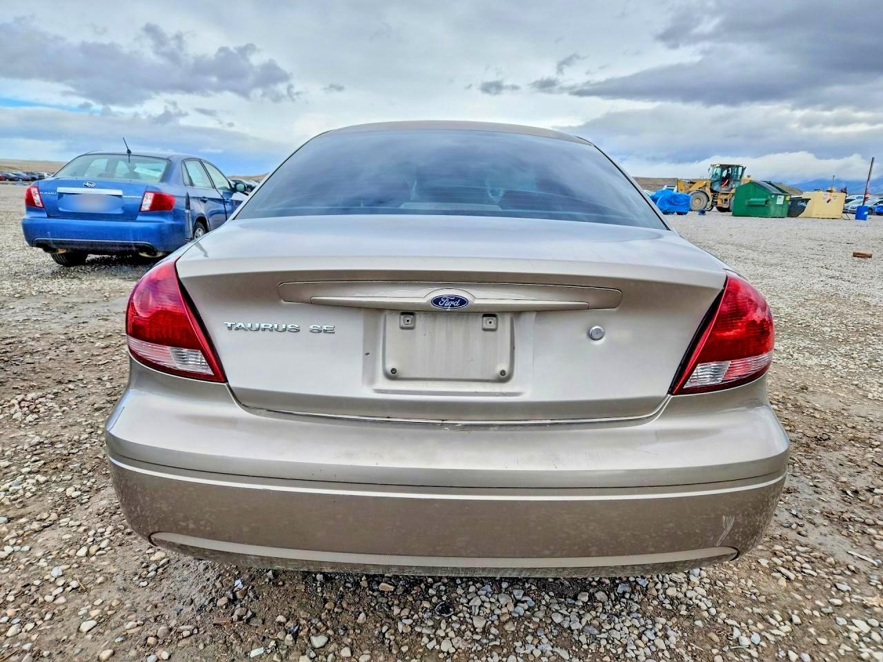 2004 Ford Taurus se