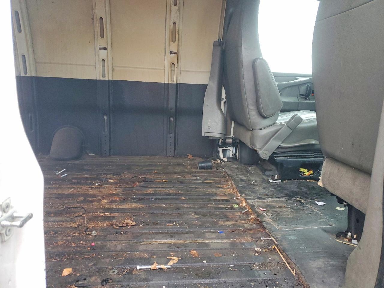 2014 Chevrolet Express 2500 Cargo Delivery Van