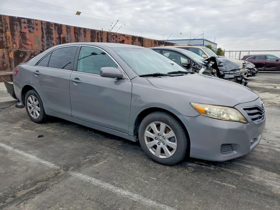 2011 Toyota Camry le