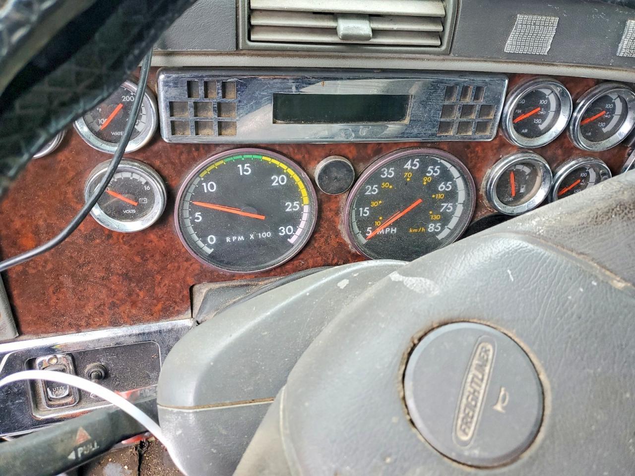 2007 Freightliner Conventional ST120