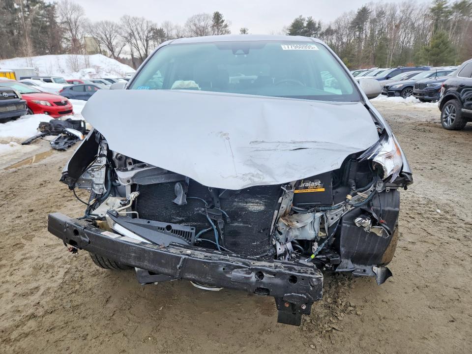 2018 Toyota Sienna le 8-passenger