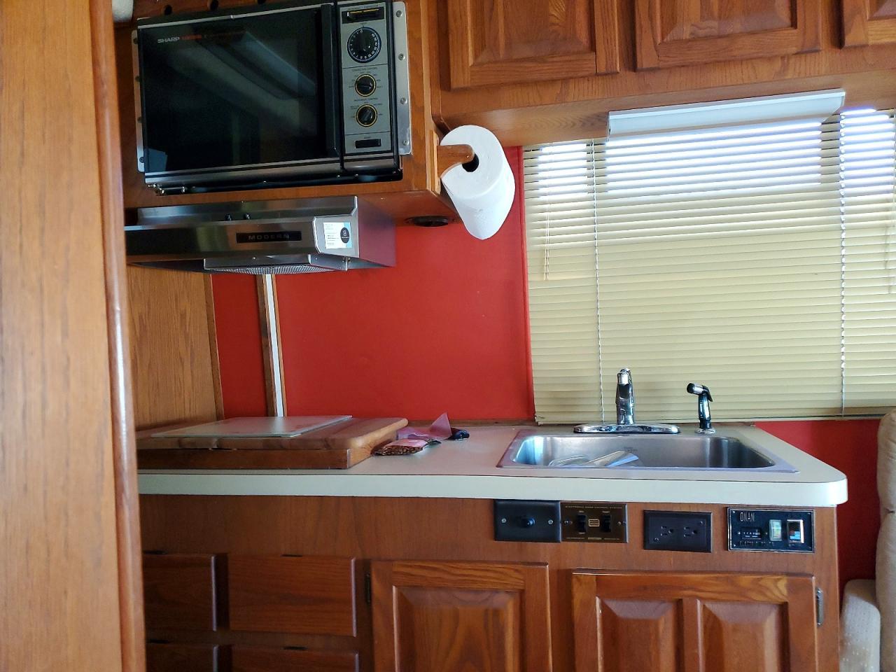 1987 Born 1987 Ford E350 RV