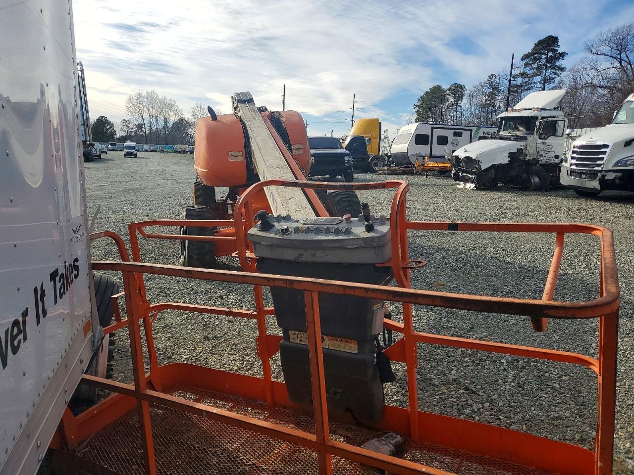 2002 JLG 600S Boom Lift