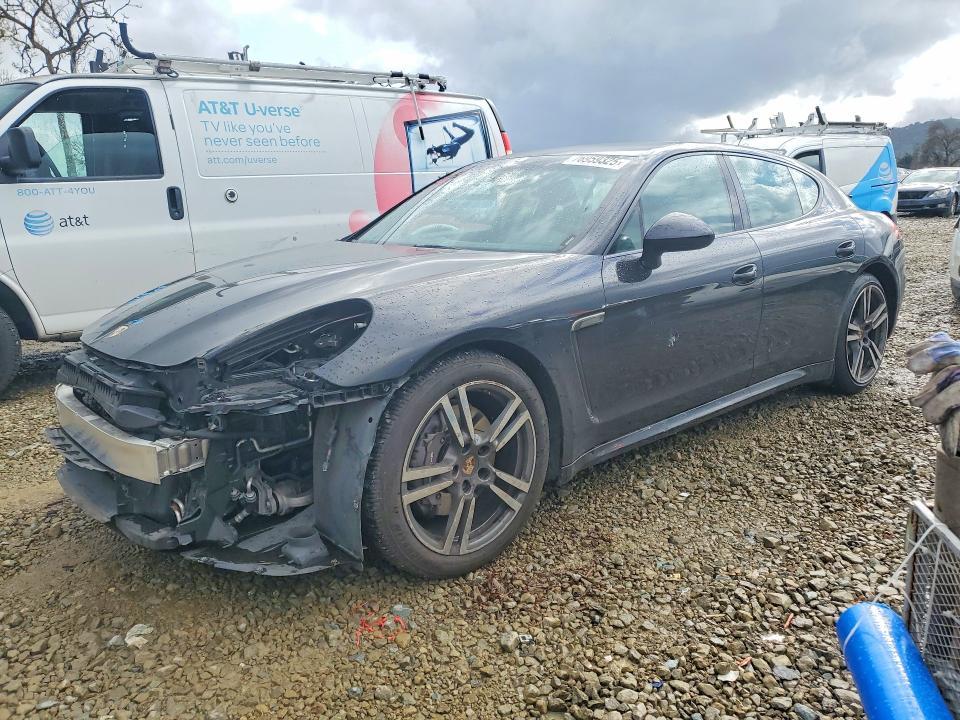 2014 Porsche Panamera 2