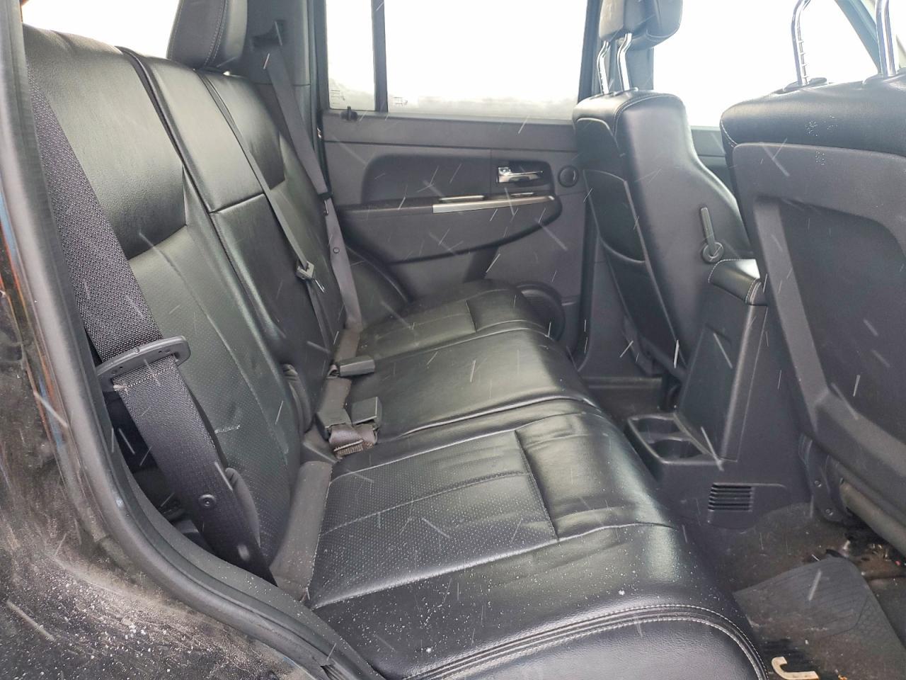 2012 Jeep Liberty jet