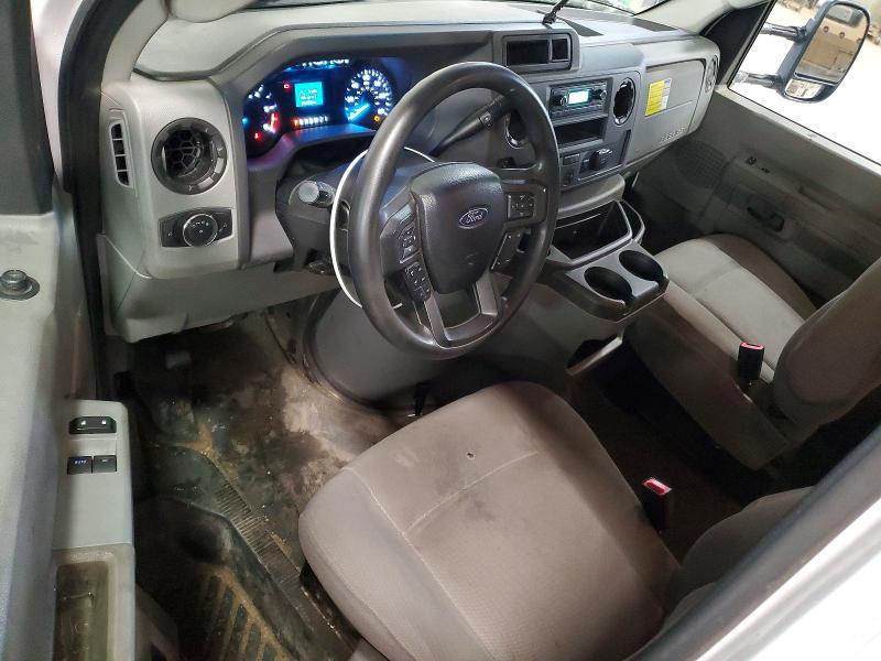 2022 Ford Econoline E450 Super Duty Cutaway Van