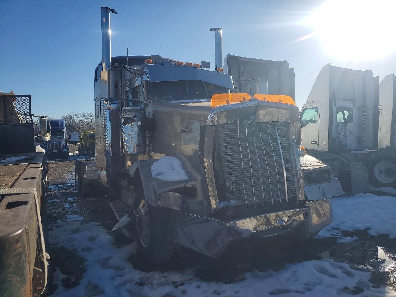 1999 Kenworth W900 Semi Truck