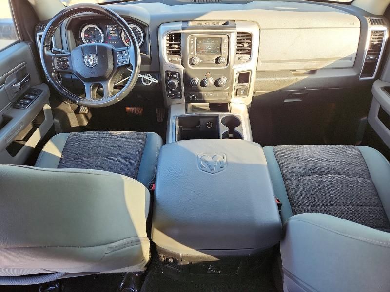 2015 Dodge RAM 1500 SLT