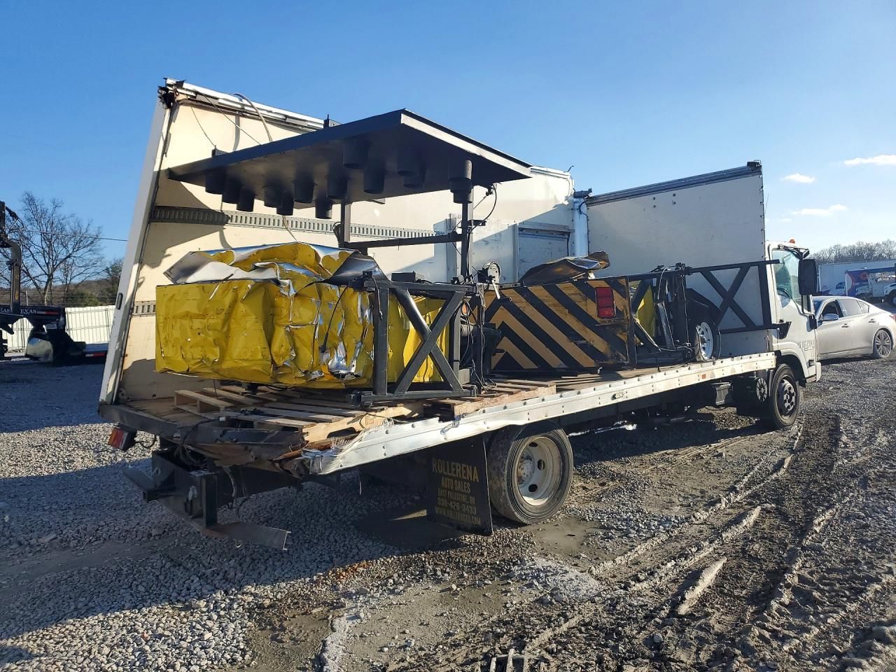 2013 Isuzu NPR HD BOX Truck