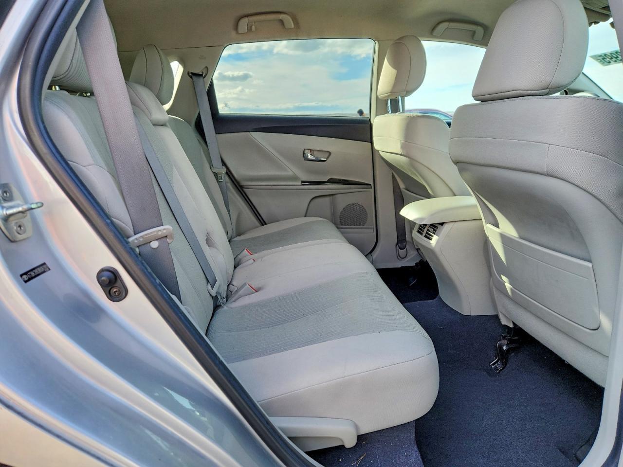 2011 Toyota Venza awd V6