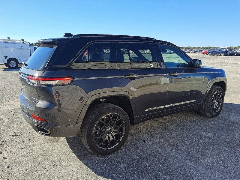 2025 Jeep Grand Cherokee Summit