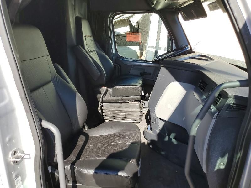 2020 Freightliner Cascadia 126 Semi Truck