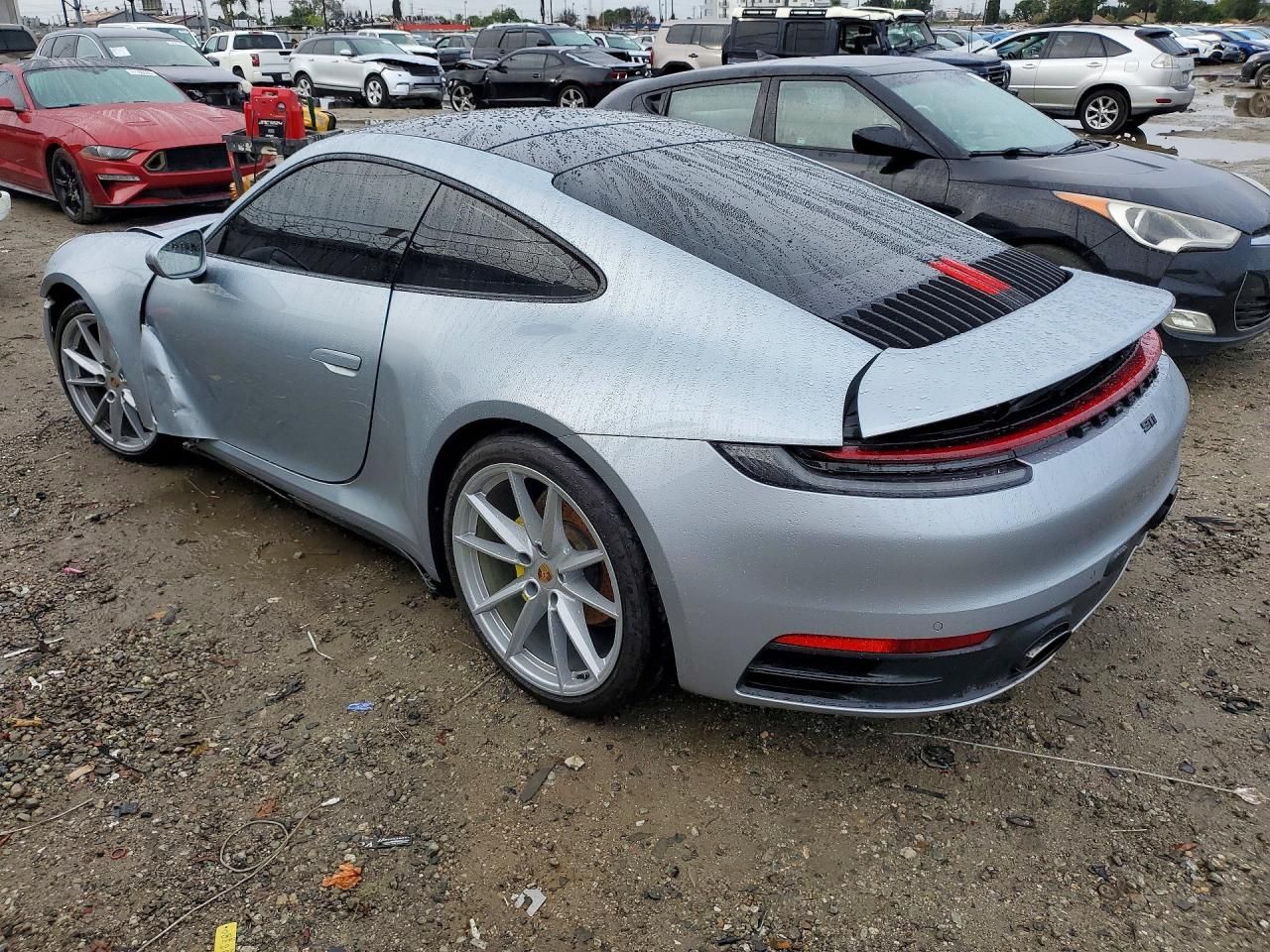 2020 Porsche 911 Carrera