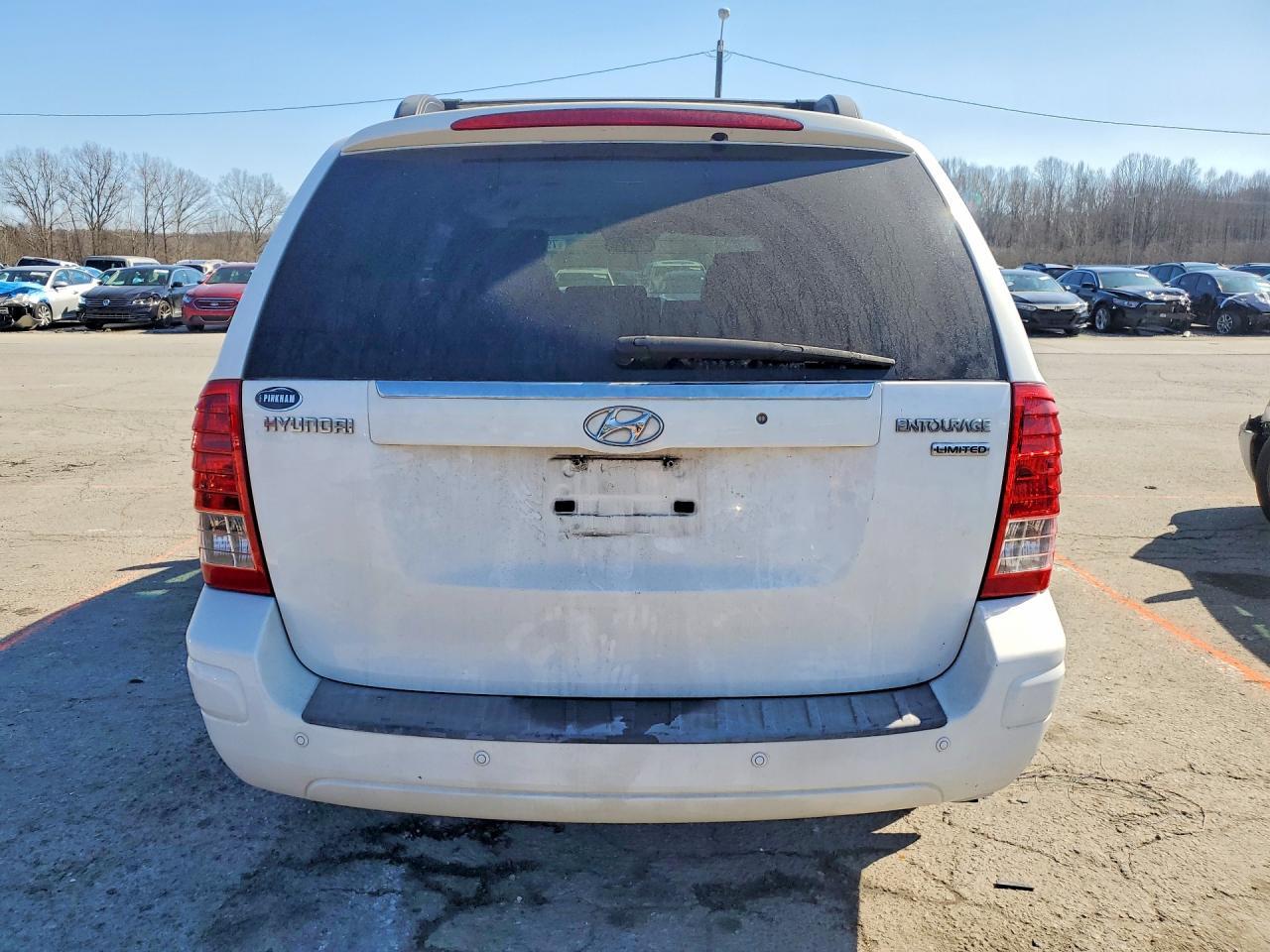 2008 Hyundai Entourage gls