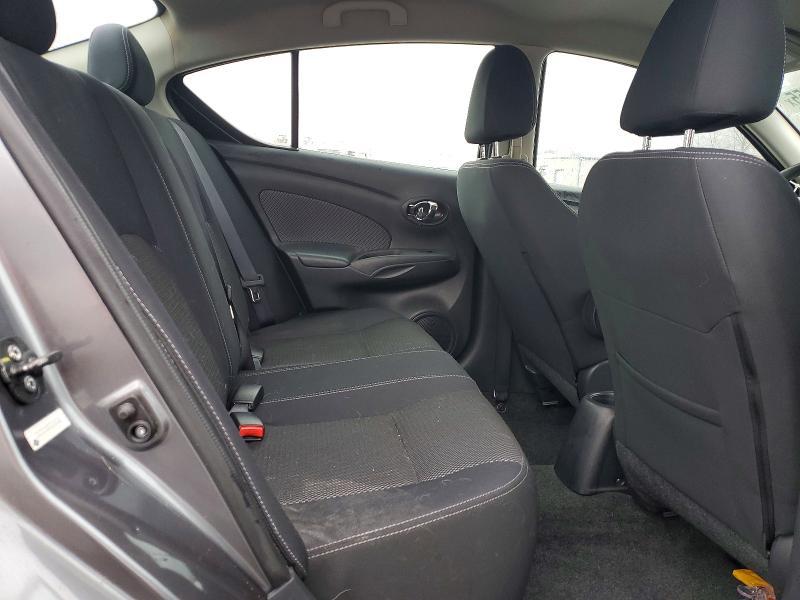 2016 Nissan Versa s