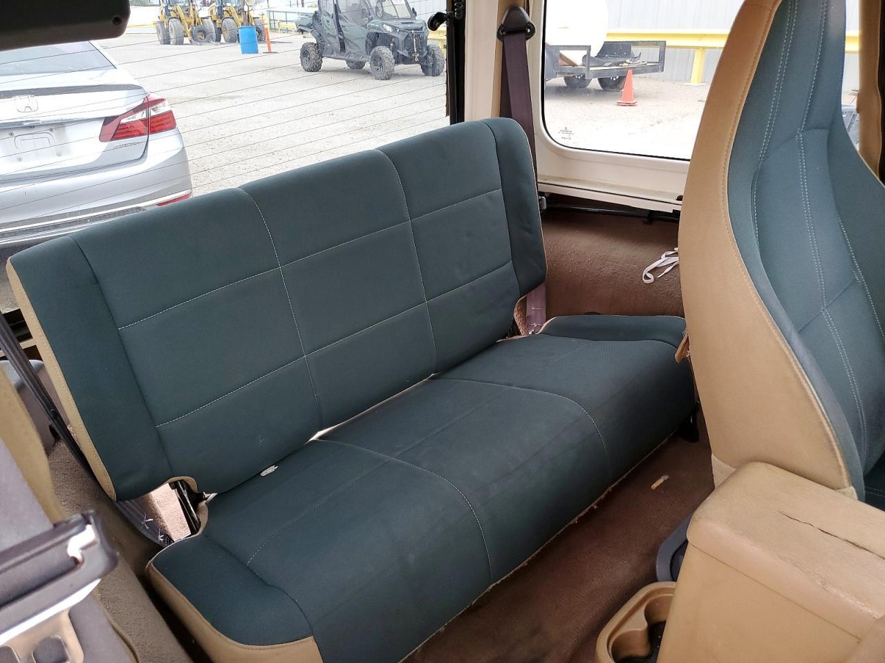 2001 Jeep Wrangler / tj Sahara