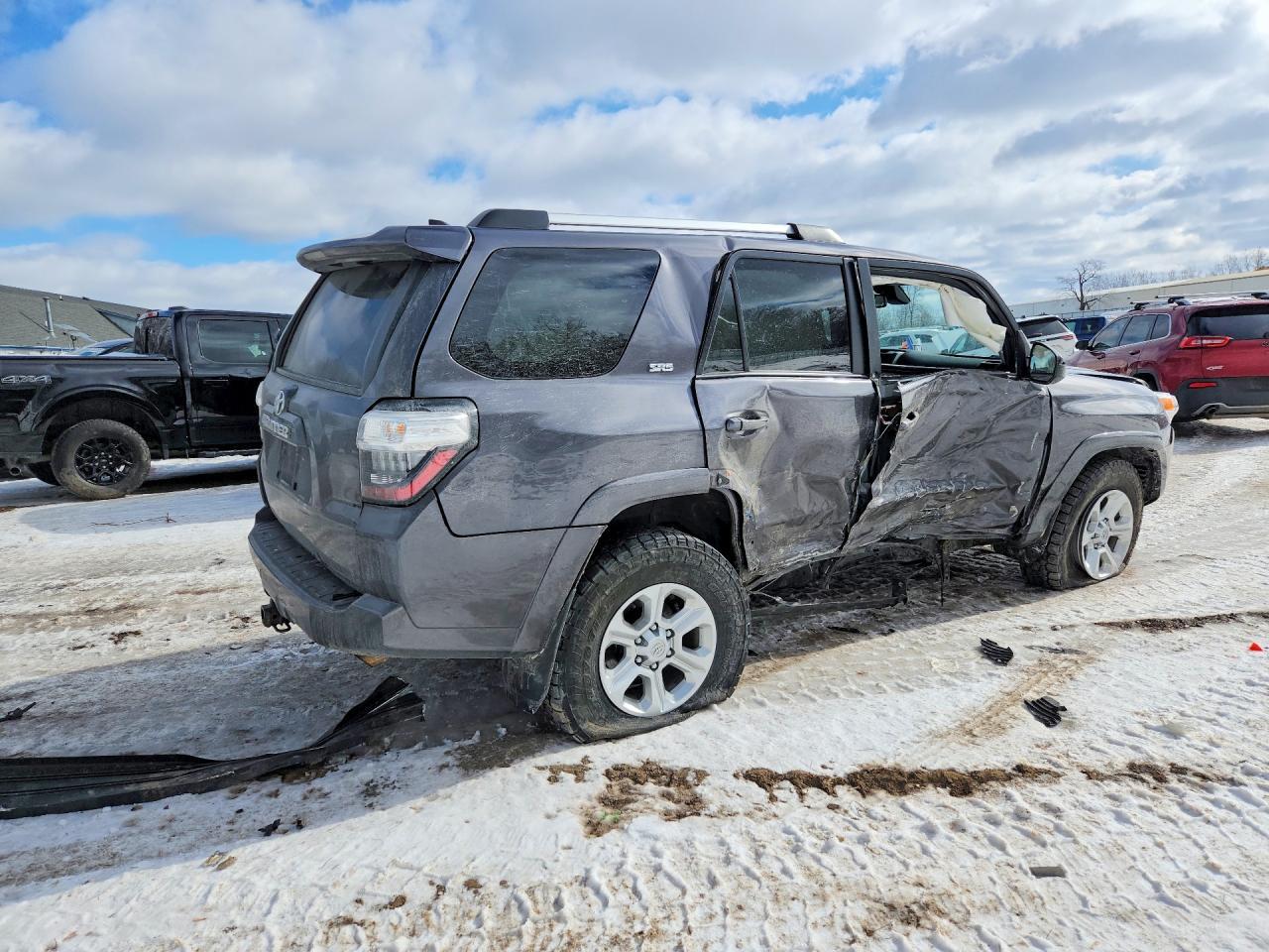 2023 Toyota 4runner se