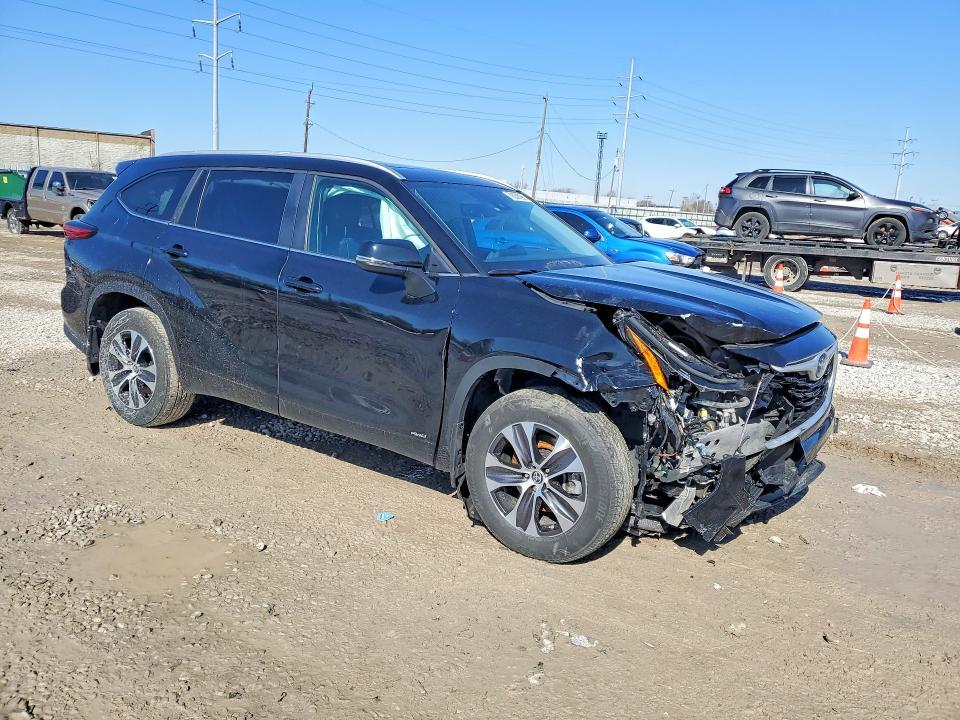 2023 Toyota Highlander Hybrid xle