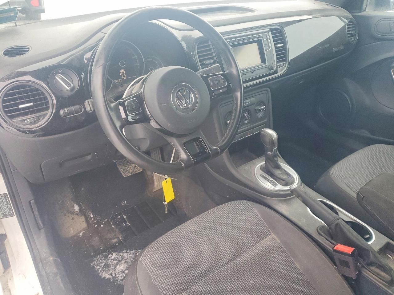 2018 Volkswagen Beetle s