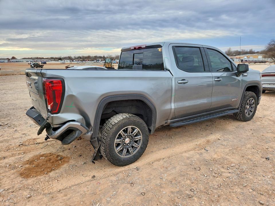 2025 GMC Sierra K1500 AT4