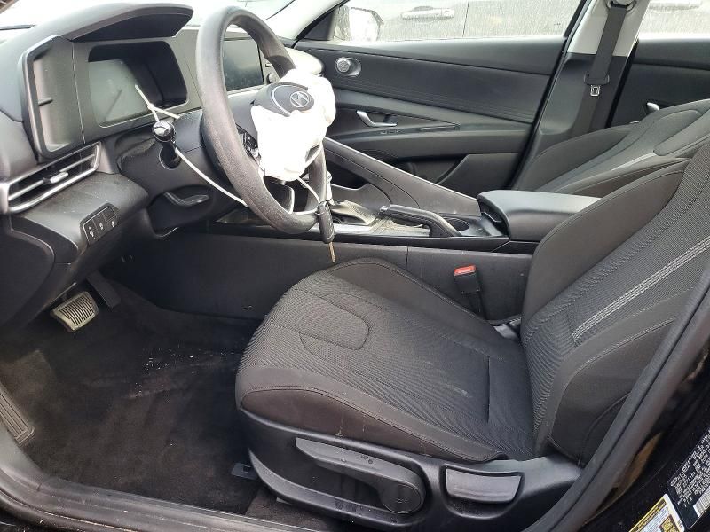 2025 Hyundai Elantra se