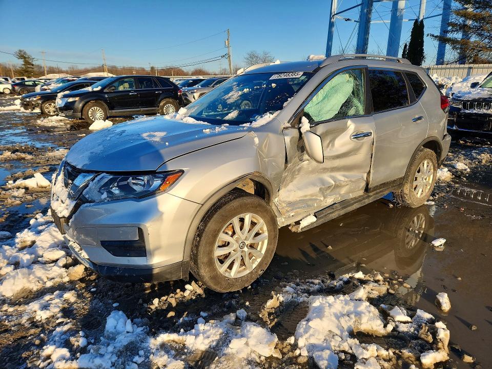 2020 Nissan Rogue sv