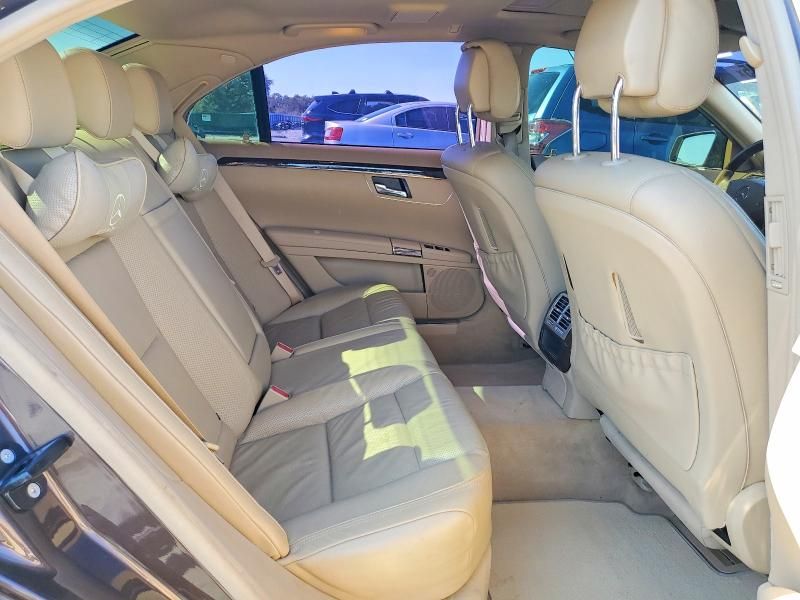 2010 Mercedes-Benz S 550