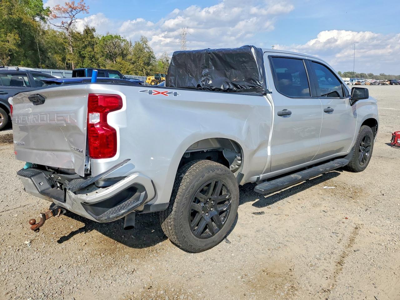 2022 Chevrolet Silverado K1500 Custom