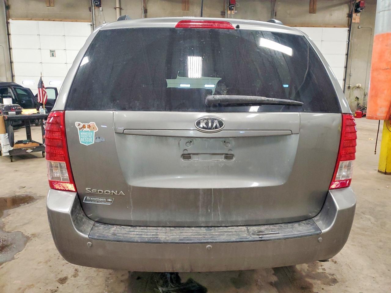 2012 KIA Sedona lx